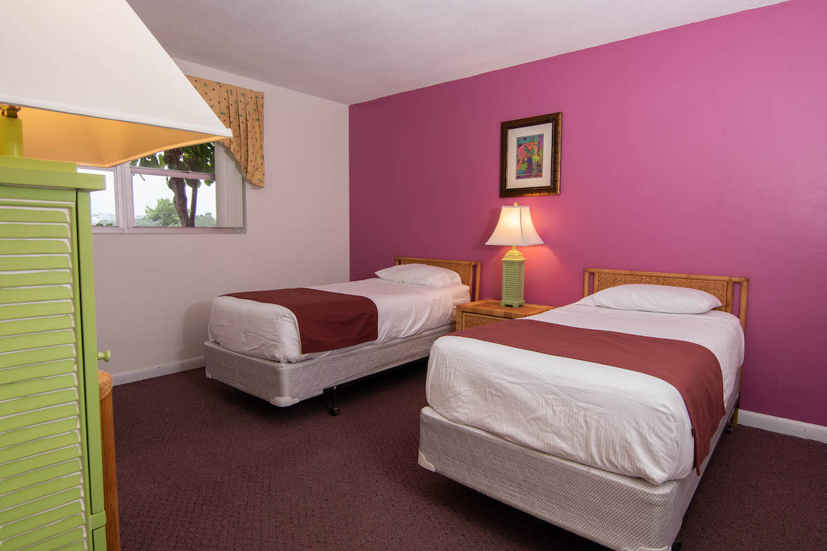 Ambassador Bayside Bedroom with Twin Beds